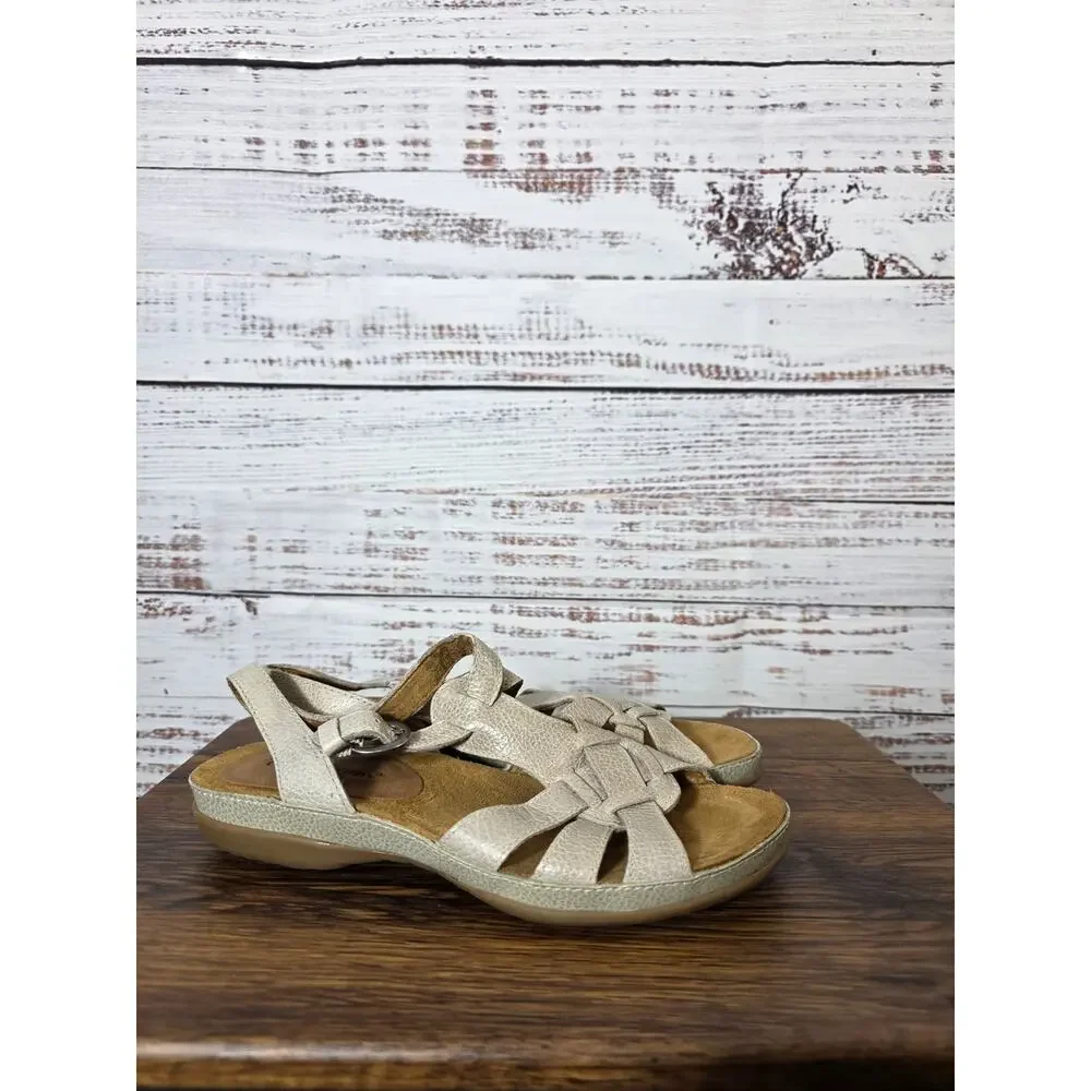 BareTraps women's sandals in tan size 6.5